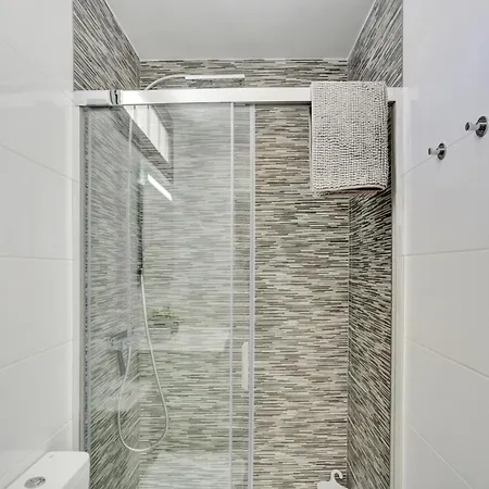 דירה Golden Sand, Heated Pool, Air Con, Bbq