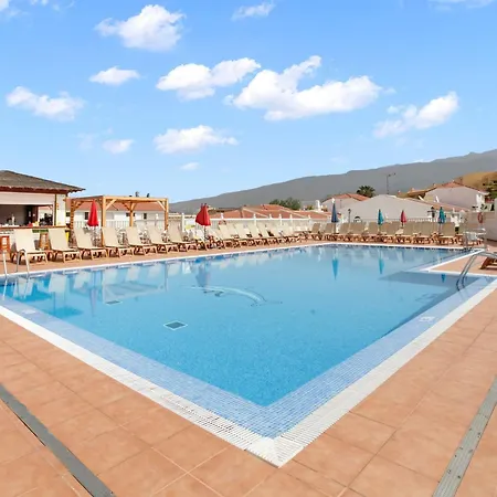 Golden Sand, Heated Pool, Air Con, Bbq אדחה