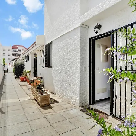 Golden Sand, Heated Pool, Air Con, Bbq شقة
